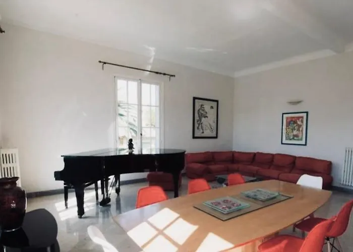 Prestigieuse Avec Piscine Privee Au Coeur De Villa