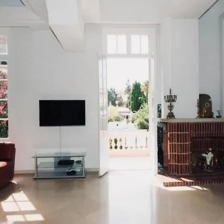 Prestigieuse Avec Piscine Privée Au Cœur De